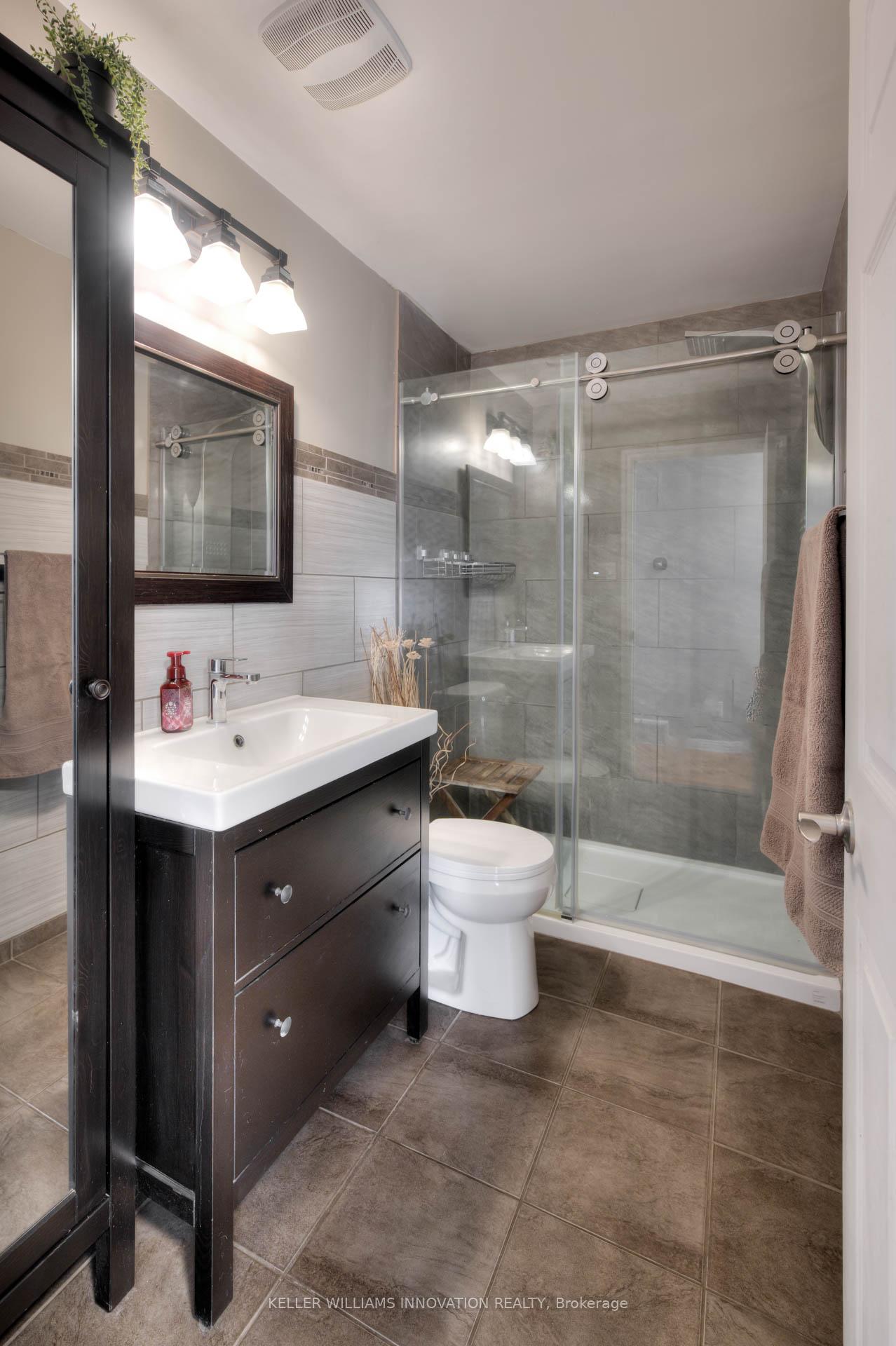 Photo 9 of 37 Harvest Court, Kitchener — HOMEH