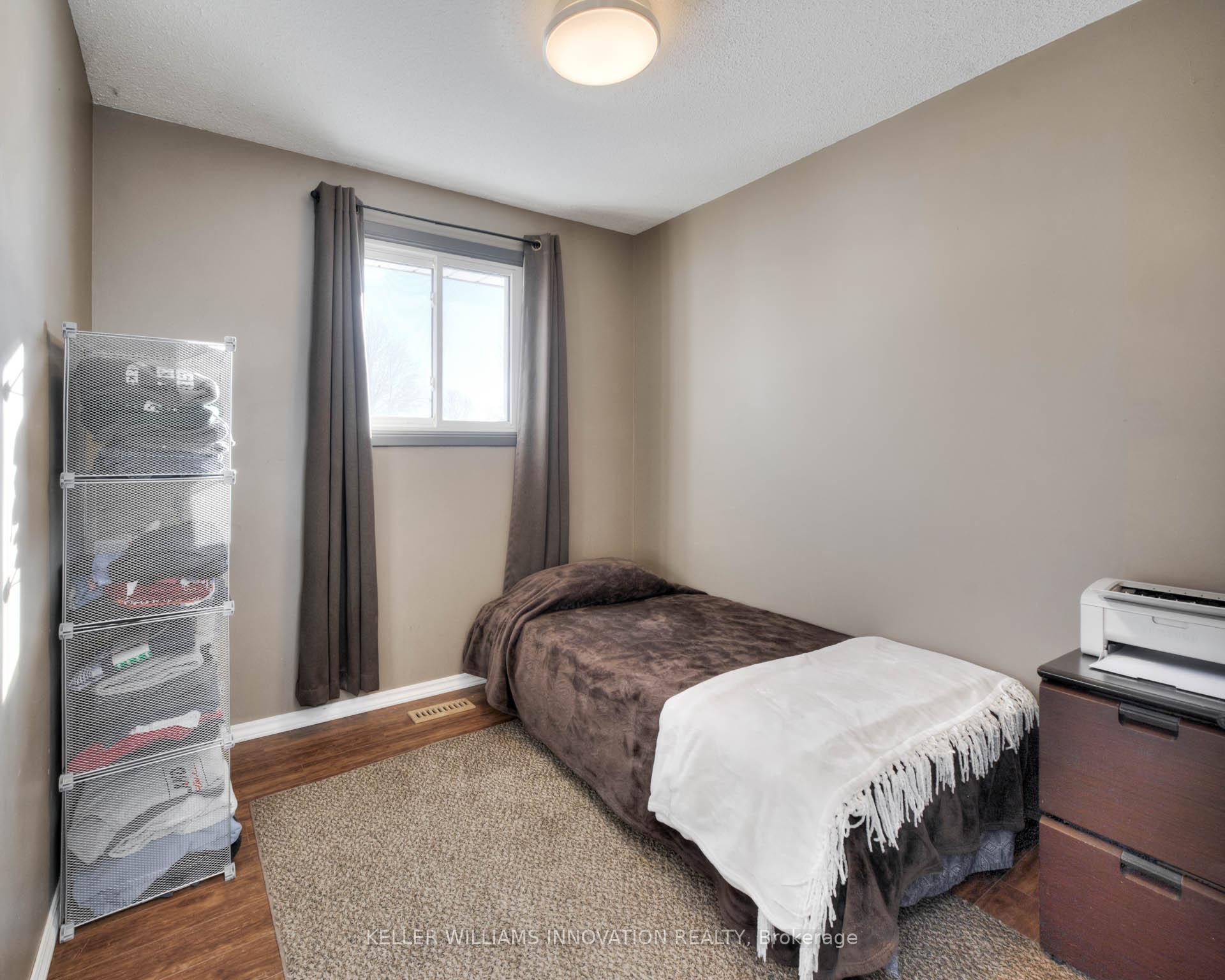 Photo 10 of 37 Harvest Court, Kitchener — HOMEH