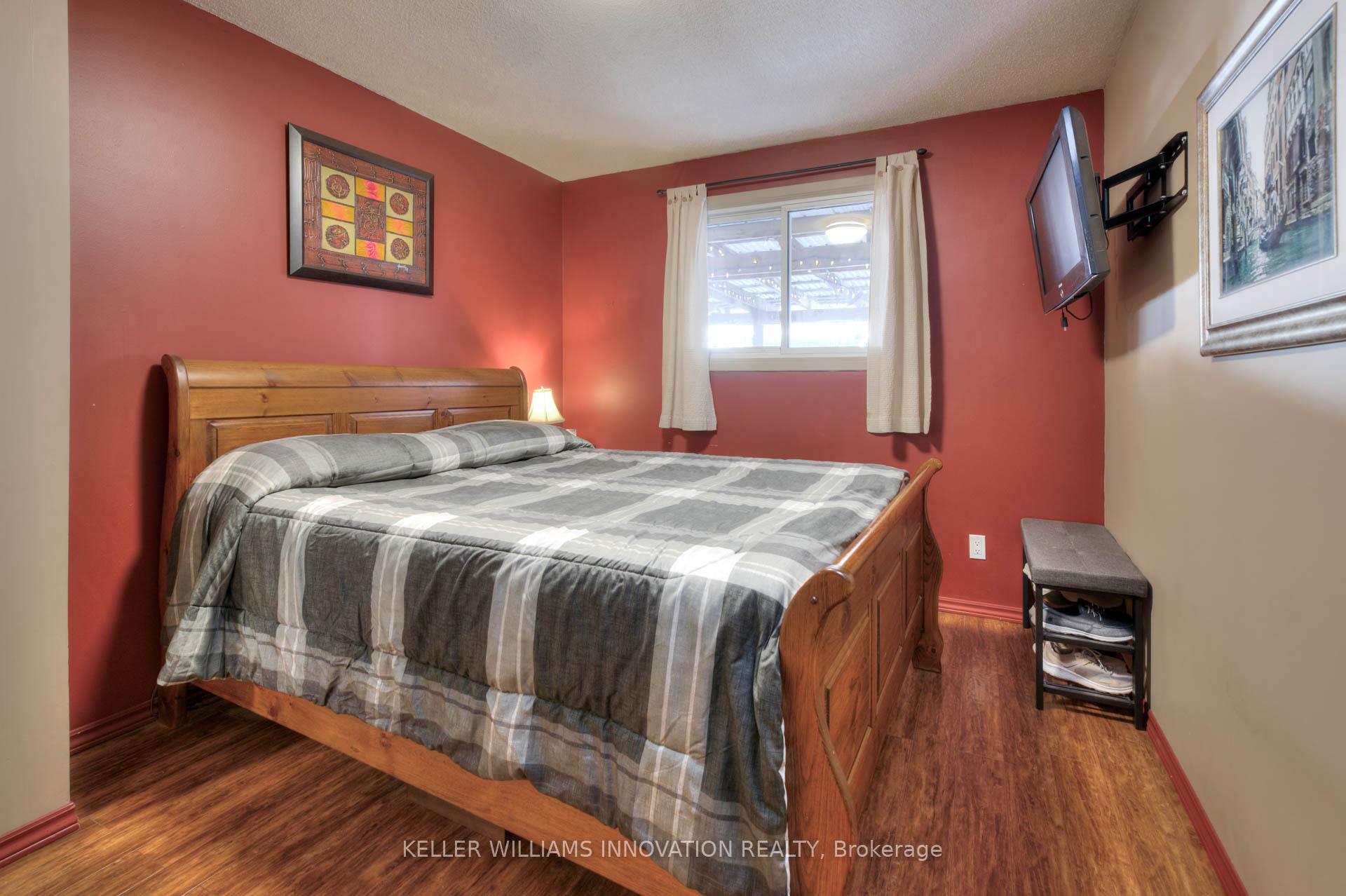 Photo 11 of 37 Harvest Court, Kitchener — HOMEH
