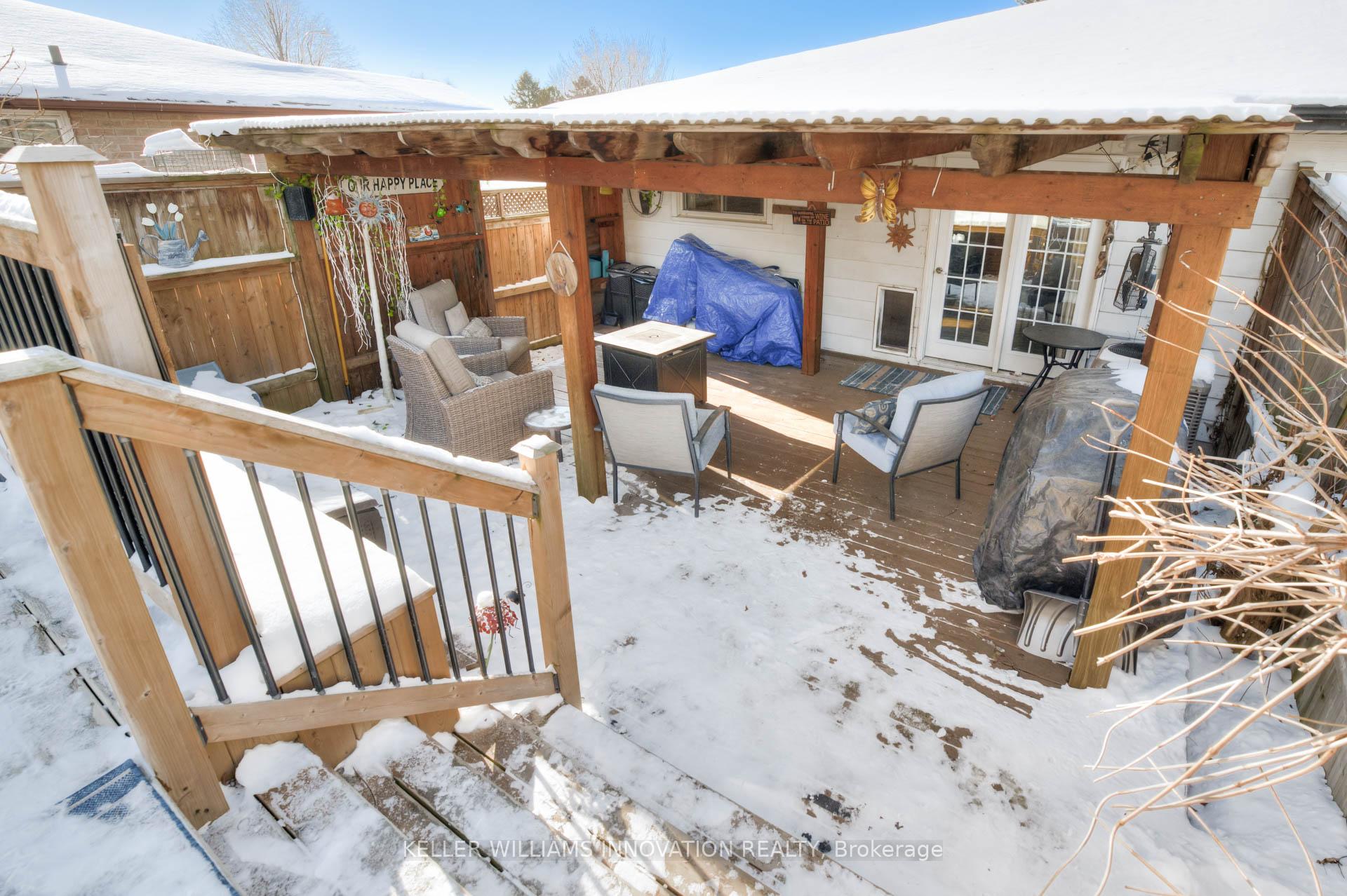Photo 20 of 37 Harvest Court, Kitchener — HOMEH