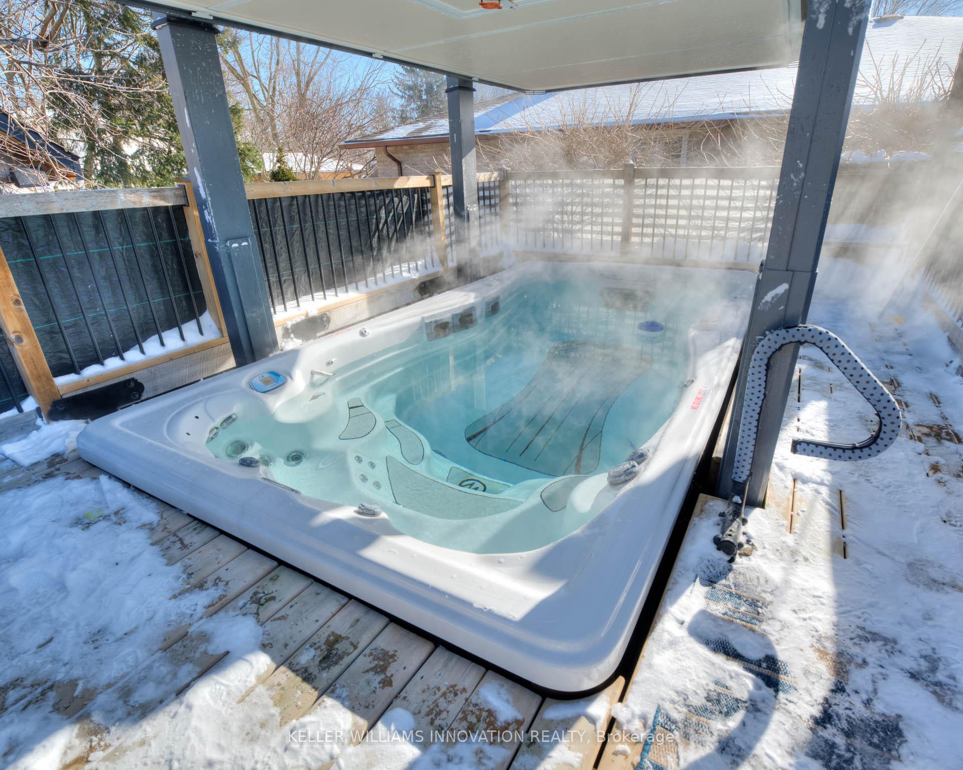 Photo 23 of 37 Harvest Court, Kitchener — HOMEH
