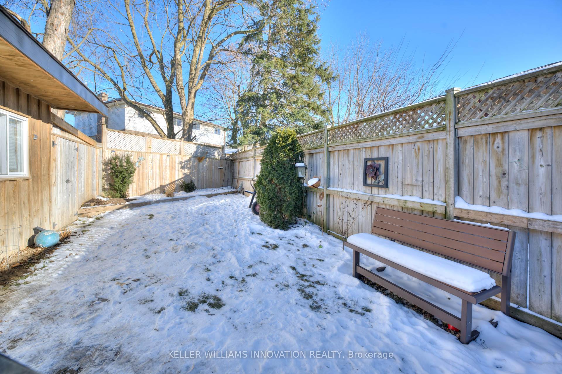 Photo 26 of 37 Harvest Court, Kitchener — HOMEH