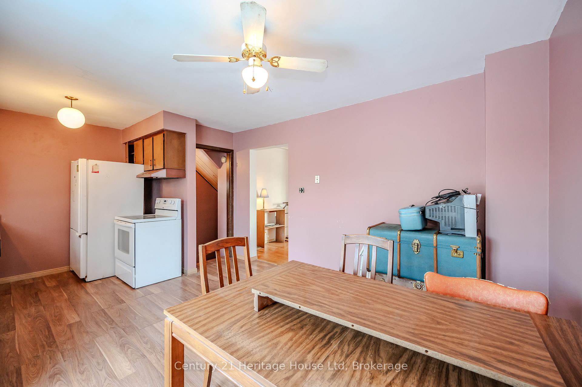 Photo 9 of 41 Roberts Crescent, Kitchener — HOMEH