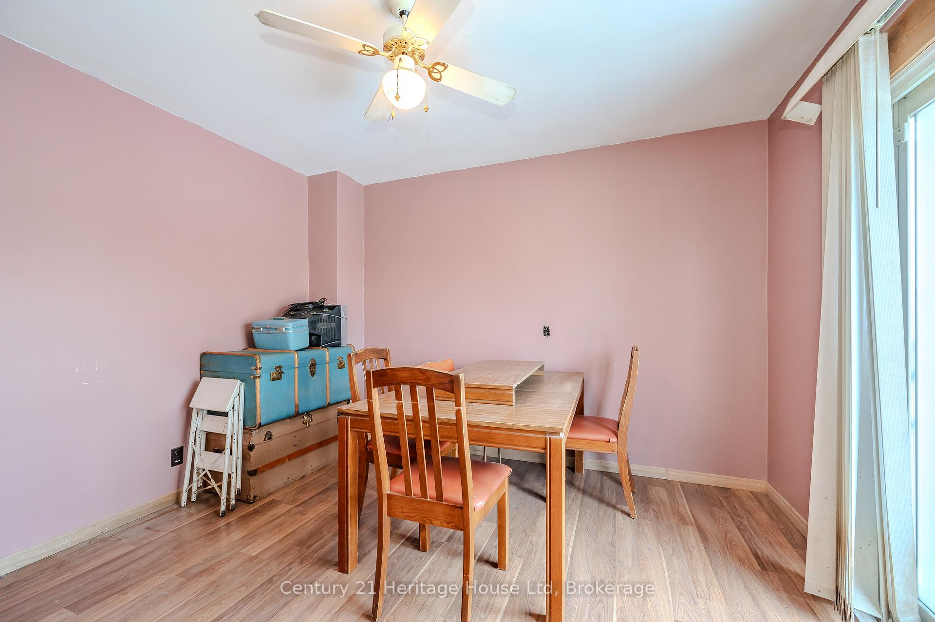 Photo 13 of 41 Roberts Crescent, Kitchener — HOMEH