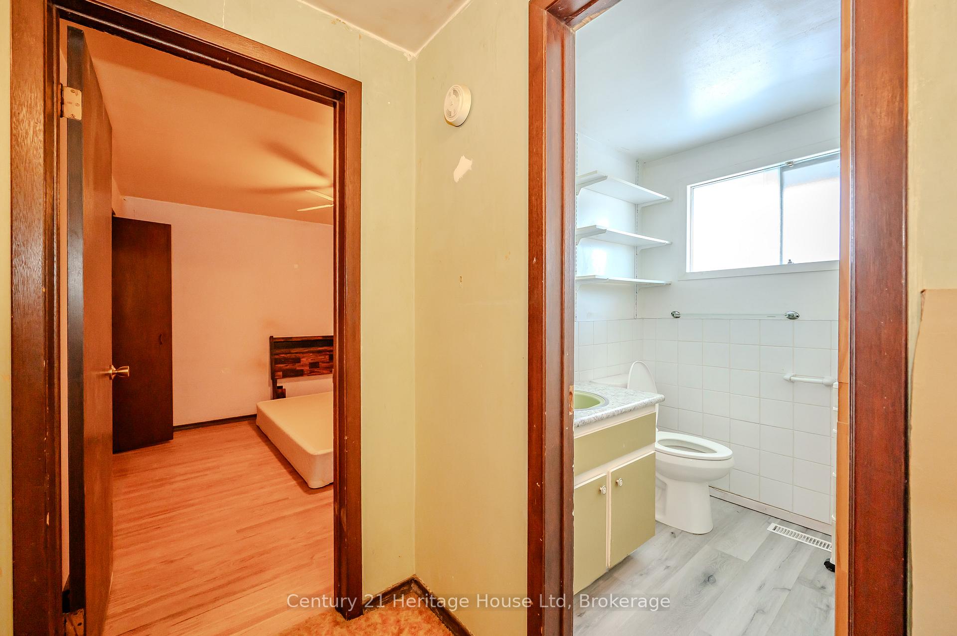 Photo 17 of 41 Roberts Crescent, Kitchener — HOMEH