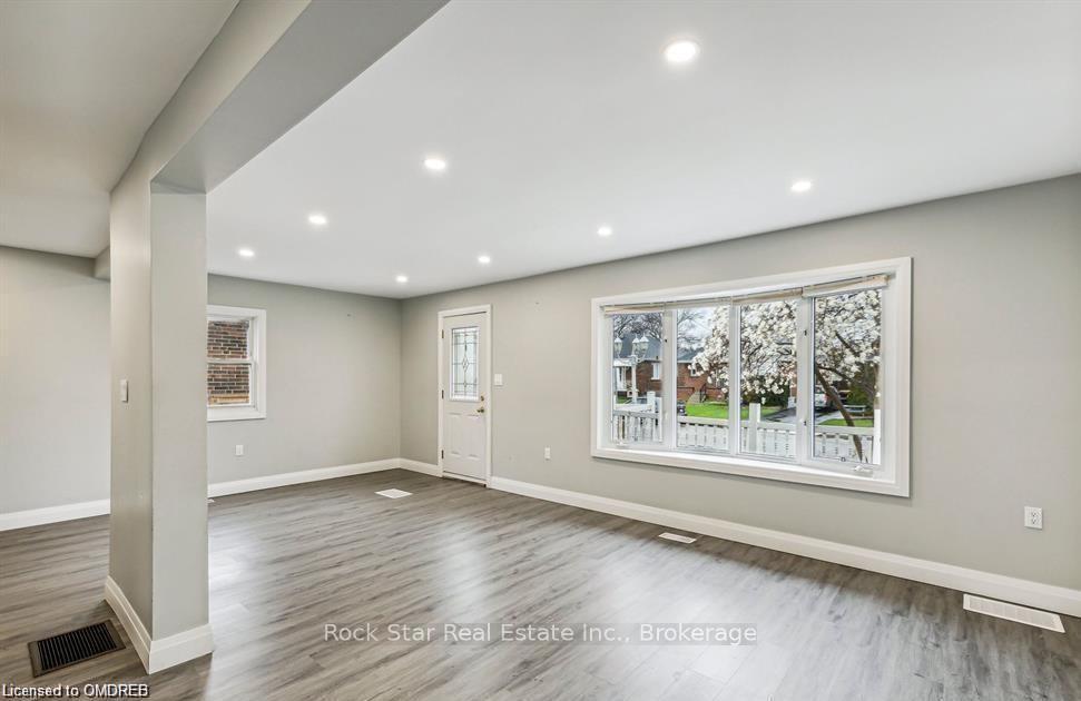 Photo 4 of Unit A, 131 Bell Avenue, Hamilton, Bartonville — HOMEH
