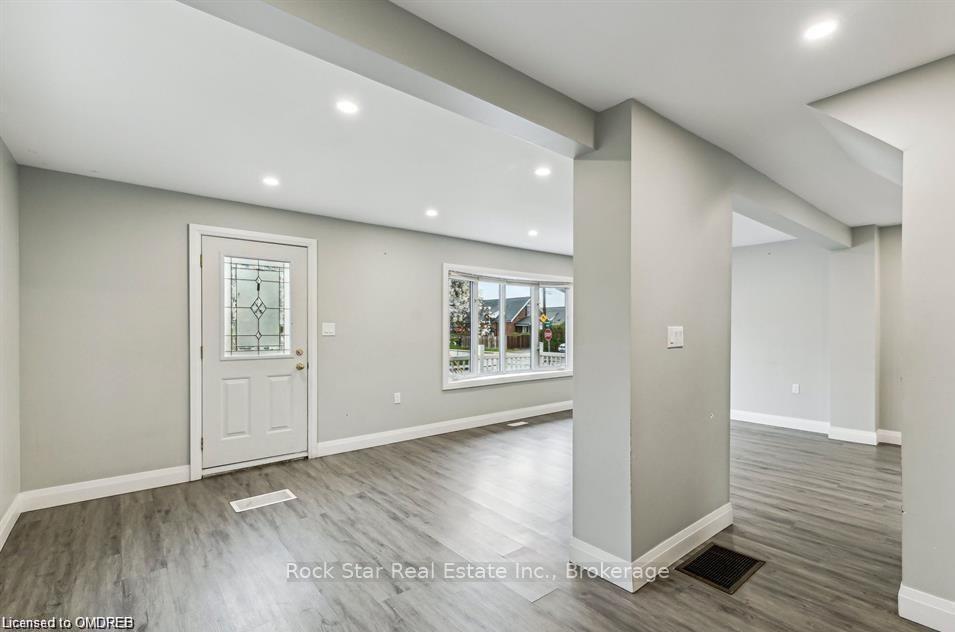 Photo 5 of Unit A, 131 Bell Avenue, Hamilton, Bartonville — HOMEH