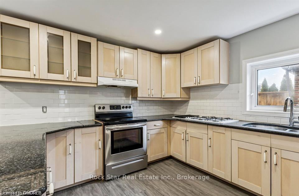 Photo 7 of Unit A, 131 Bell Avenue, Hamilton, Bartonville — HOMEH