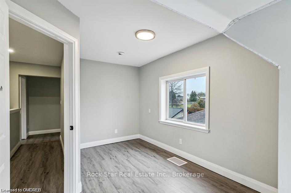 Photo 12 of Unit A, 131 Bell Avenue, Hamilton, Bartonville — HOMEH