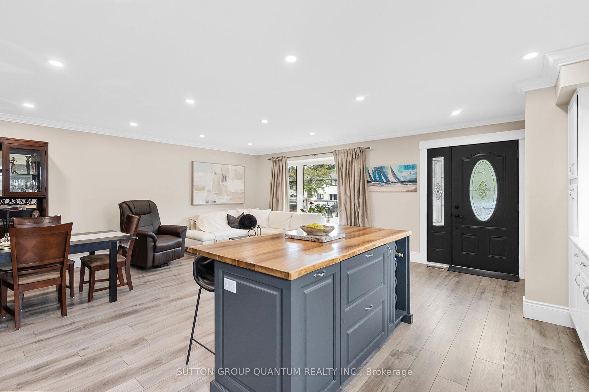 Photo 12 of 244 Bousfield Crescent, Milton, Dorset Park — HOMEH