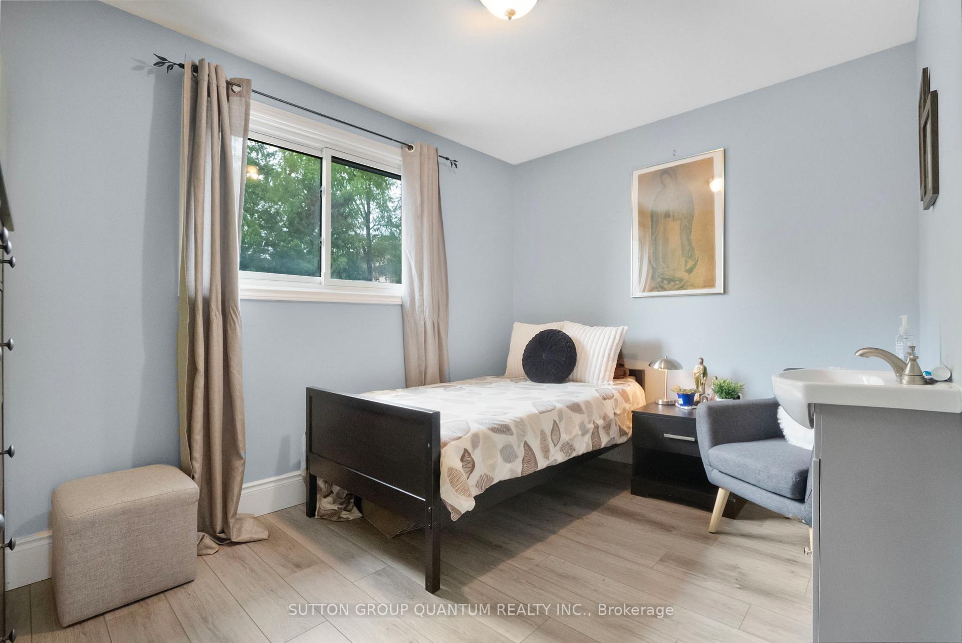 Photo 22 of 244 Bousfield Crescent, Milton, Dorset Park — HOMEH