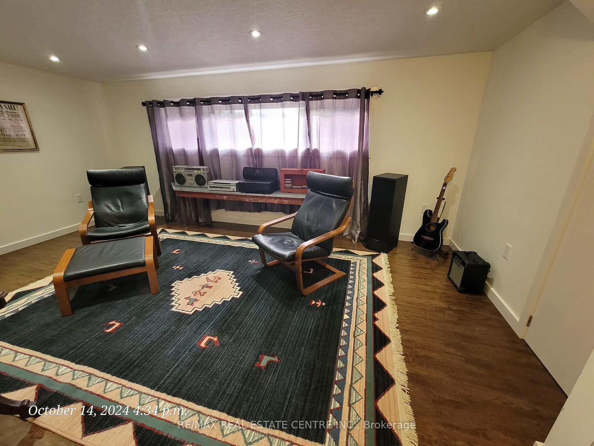 Photo 8 of 18 Dreger Avenue, Kitchener — HOMEH