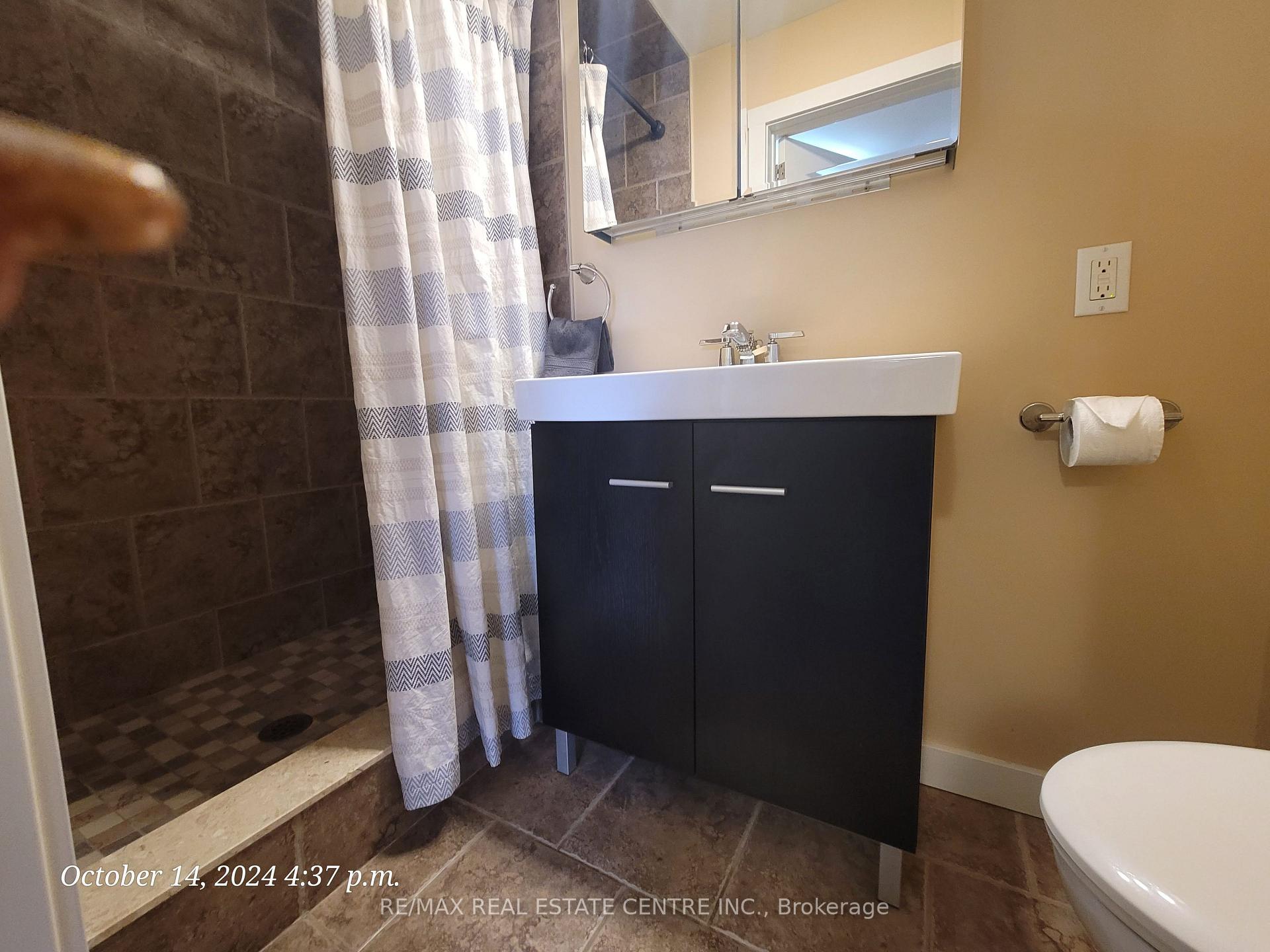 Photo 10 of 18 Dreger Avenue, Kitchener — HOMEH