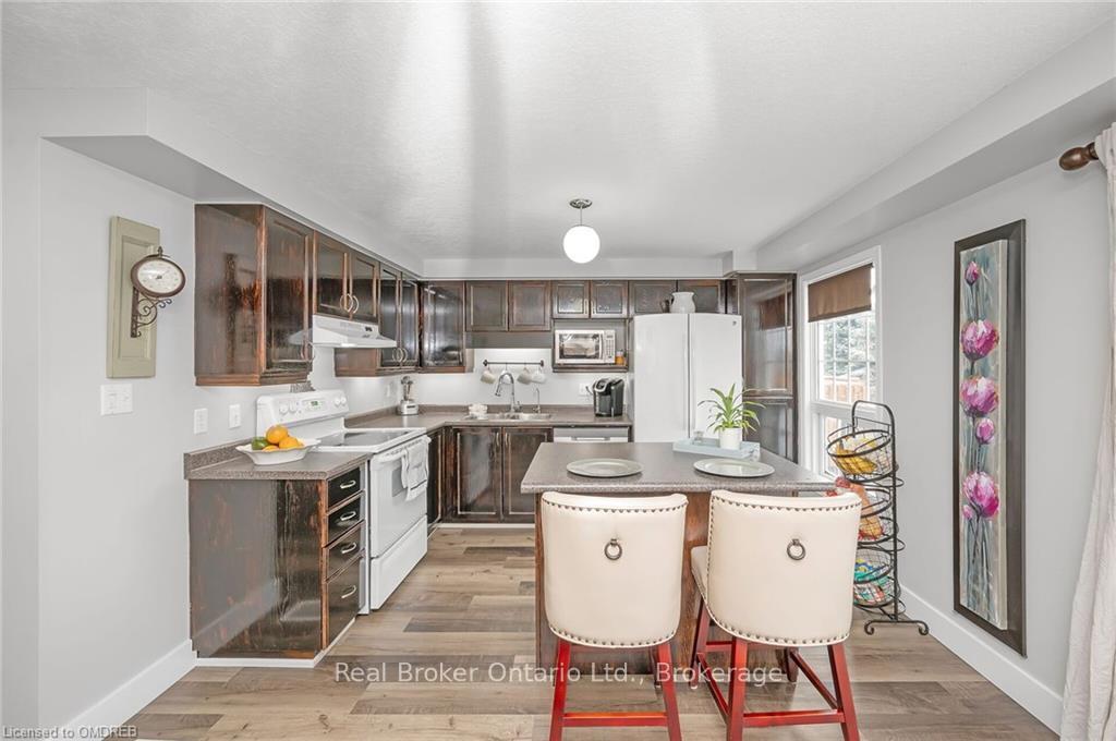 Photo 11 of 94 Rochefort Street, Kitchener — HOMEH