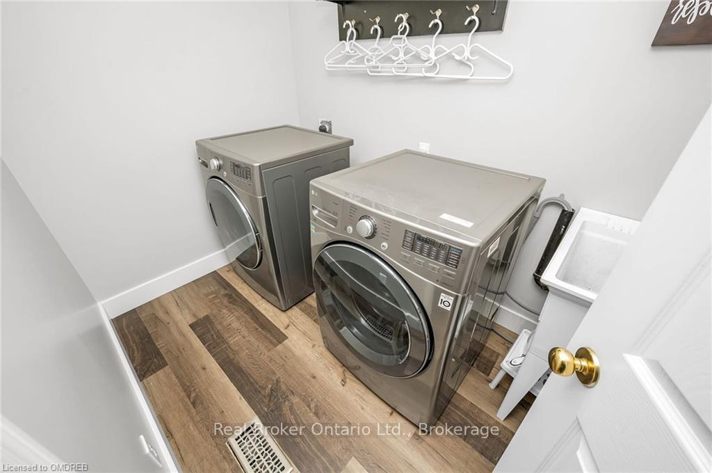 Photo 13 of 94 Rochefort Street, Kitchener — HOMEH