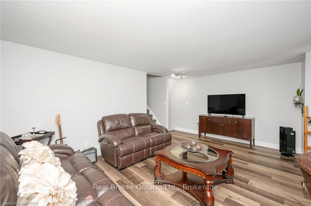Photo 16 of 94 Rochefort Street, Kitchener — HOMEH