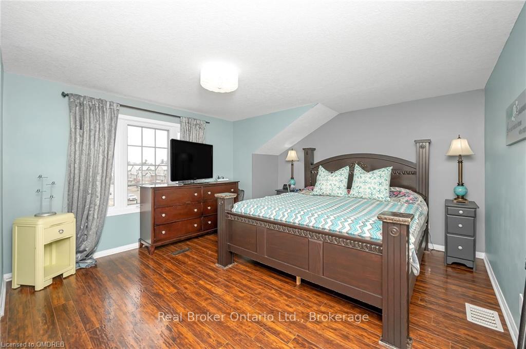 Photo 24 of 94 Rochefort Street, Kitchener — HOMEH
