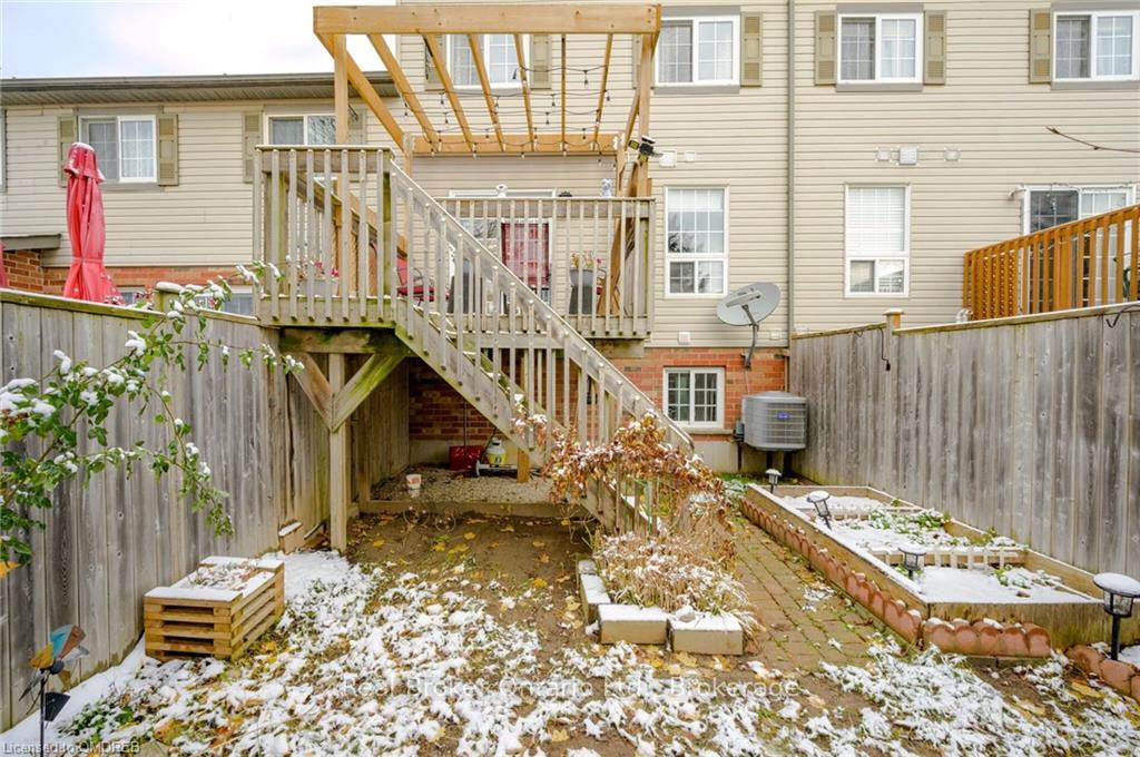 Photo 33 of 94 Rochefort Street, Kitchener — HOMEH