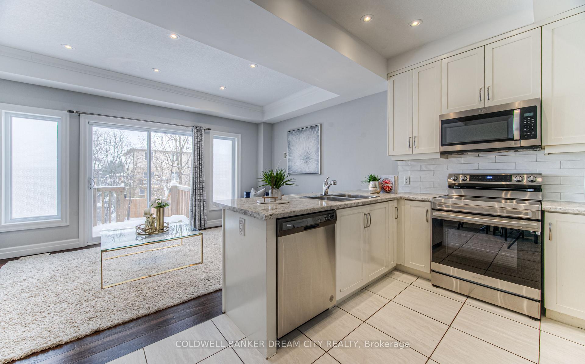 Photo 7 of 48 Fourth Avenue, Kitchener, Vanier - Kitchener — HOMEH