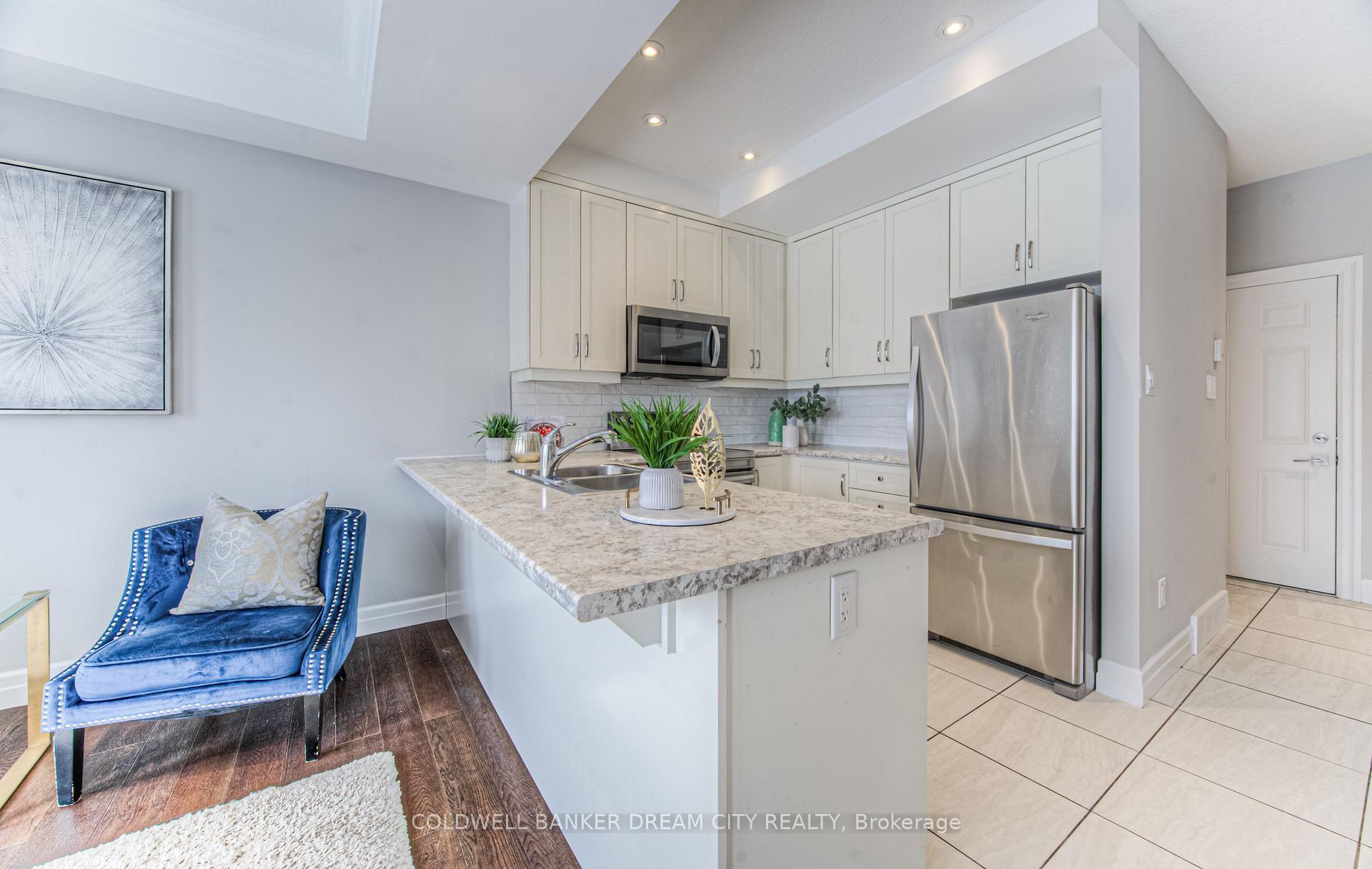 Photo 9 of 48 Fourth Avenue, Kitchener, Vanier - Kitchener — HOMEH