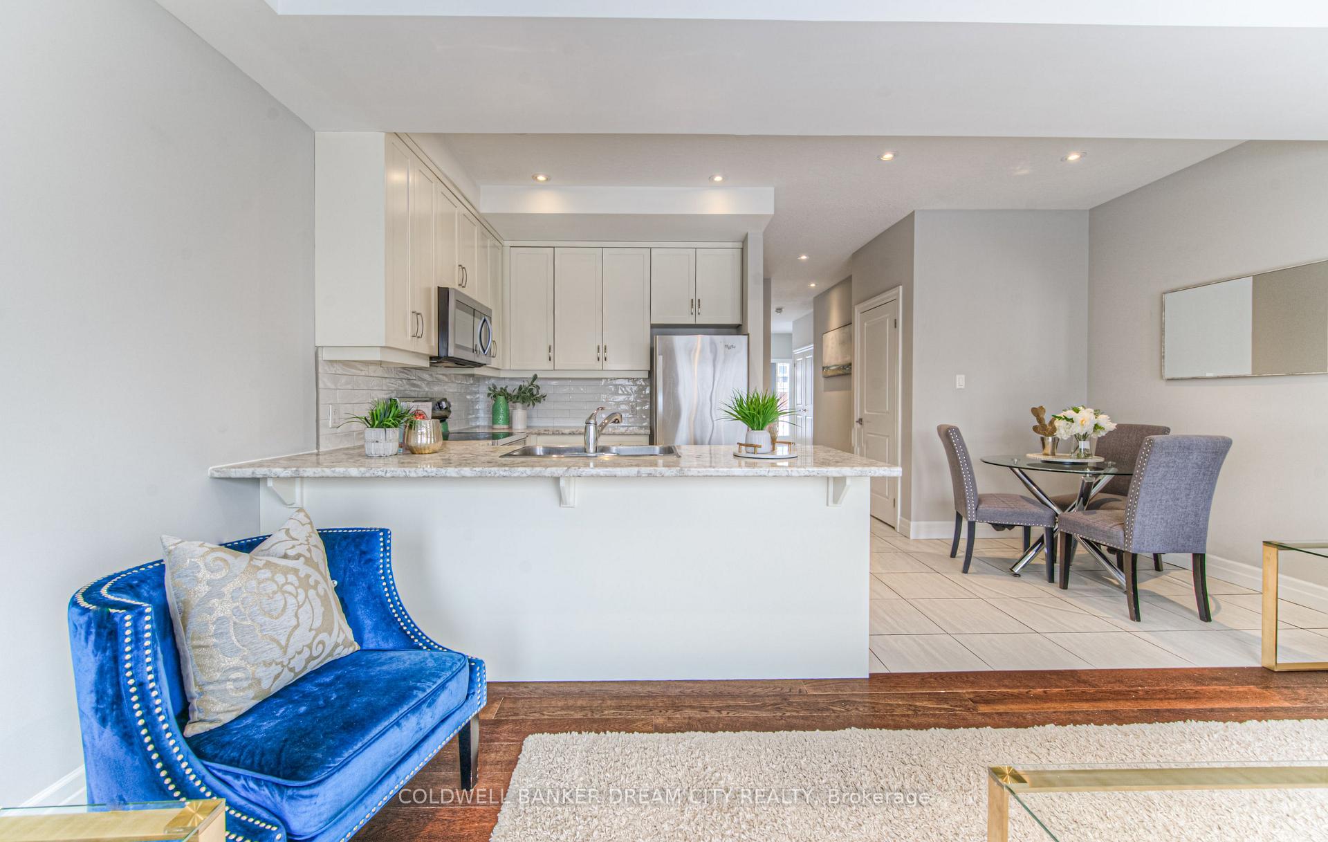 Photo 10 of 48 Fourth Avenue, Kitchener, Vanier - Kitchener — HOMEH