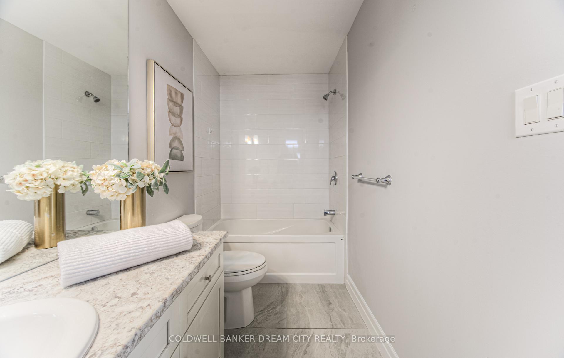 Photo 19 of 48 Fourth Avenue, Kitchener, Vanier - Kitchener — HOMEH