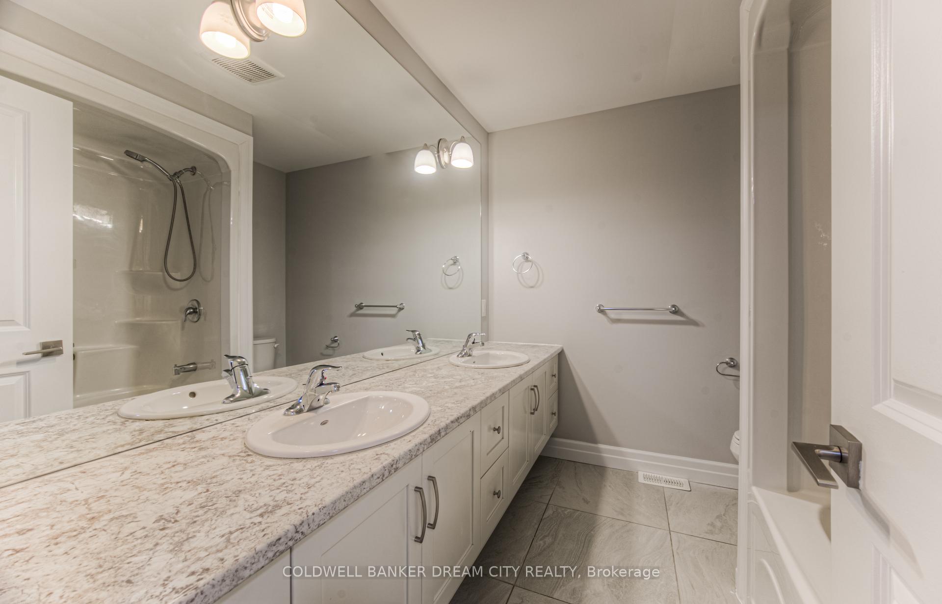 Photo 22 of 48 Fourth Avenue, Kitchener, Vanier - Kitchener — HOMEH