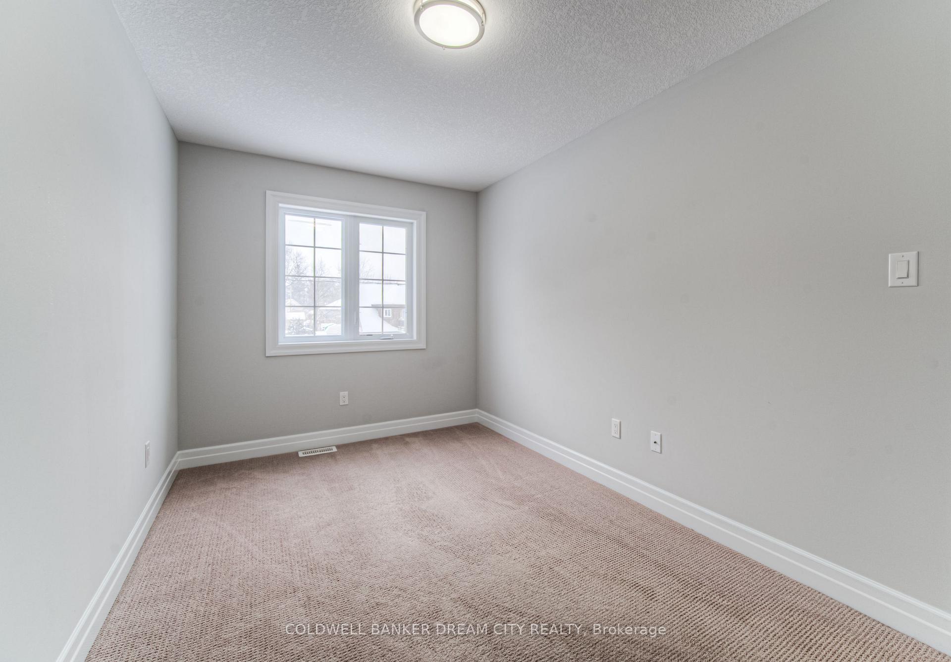 Photo 26 of 48 Fourth Avenue, Kitchener, Vanier - Kitchener — HOMEH