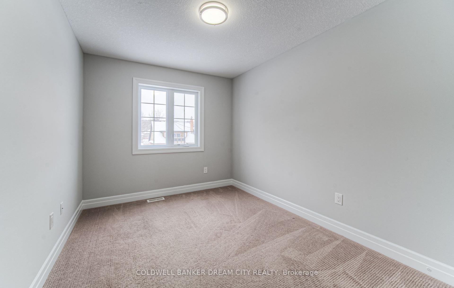 Photo 27 of 48 Fourth Avenue, Kitchener, Vanier - Kitchener — HOMEH