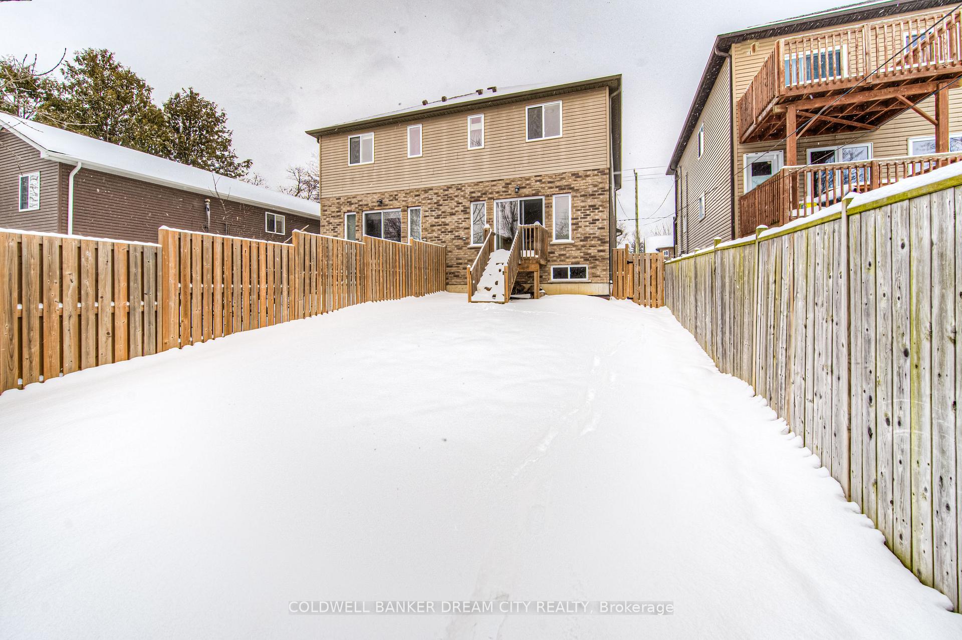 Photo 34 of 48 Fourth Avenue, Kitchener, Vanier - Kitchener — HOMEH