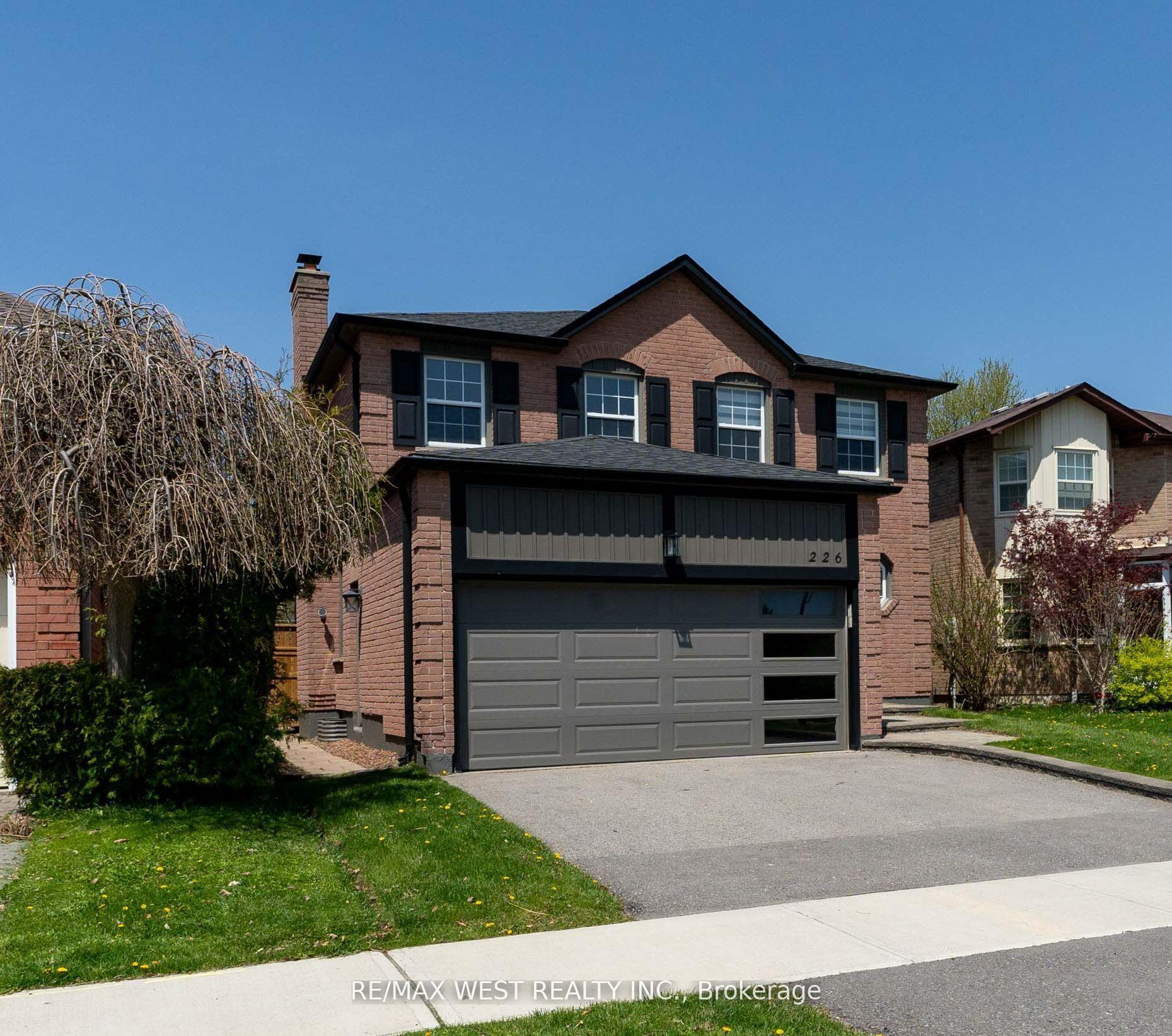 Photo 2 of 226 Austin Drive, Markham, Unionville — HOMEH