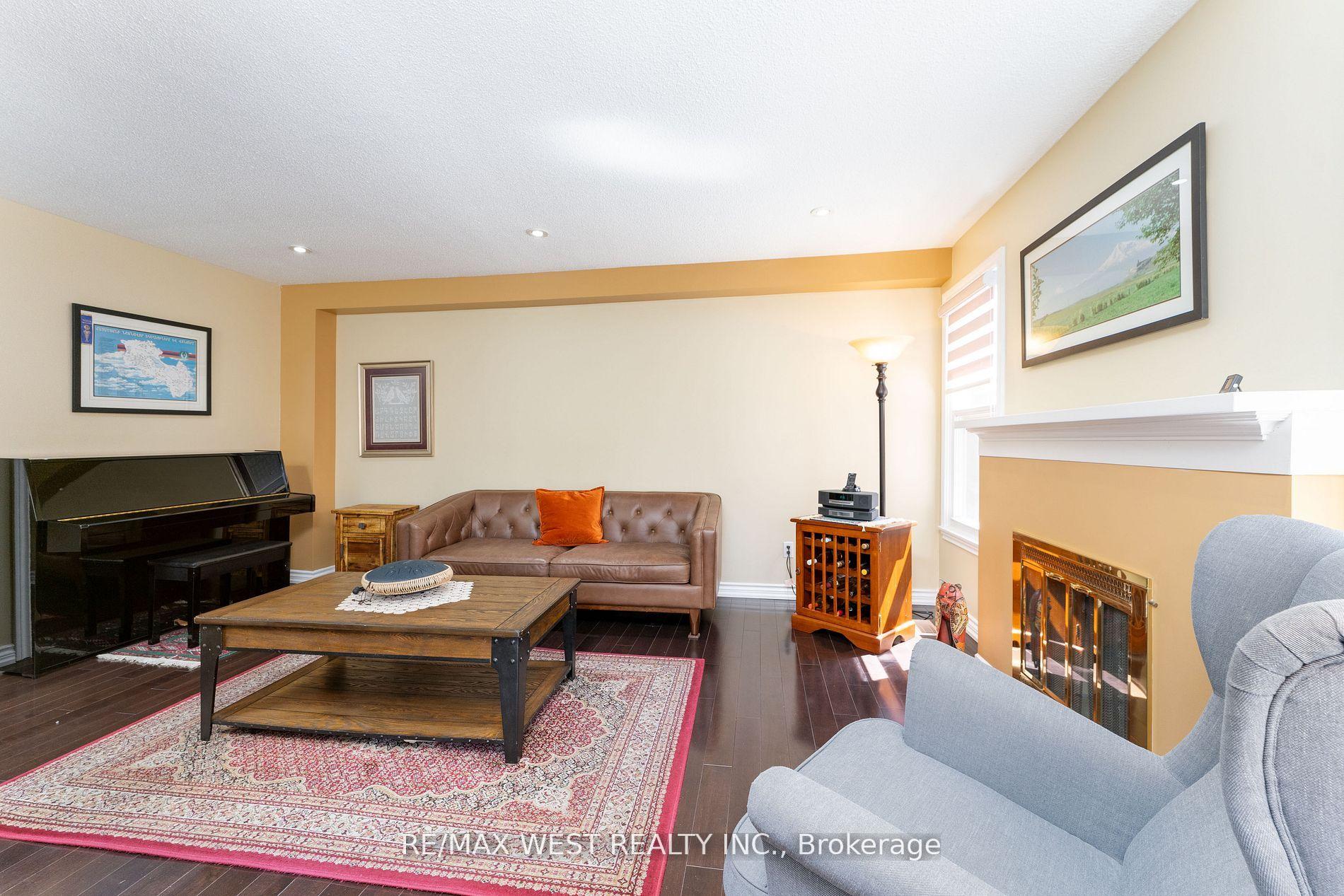 Photo 9 of 226 Austin Drive, Markham, Unionville — HOMEH