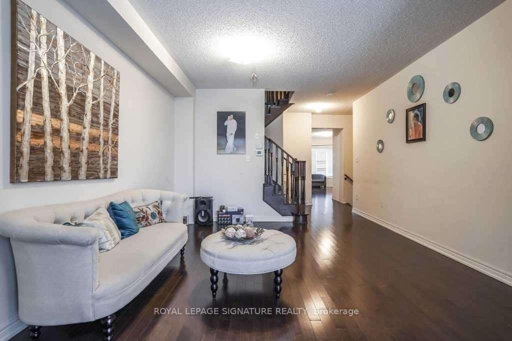 Photo 4 of 90 Christian Ritter Drive, Markham, Berczy — HOMEH