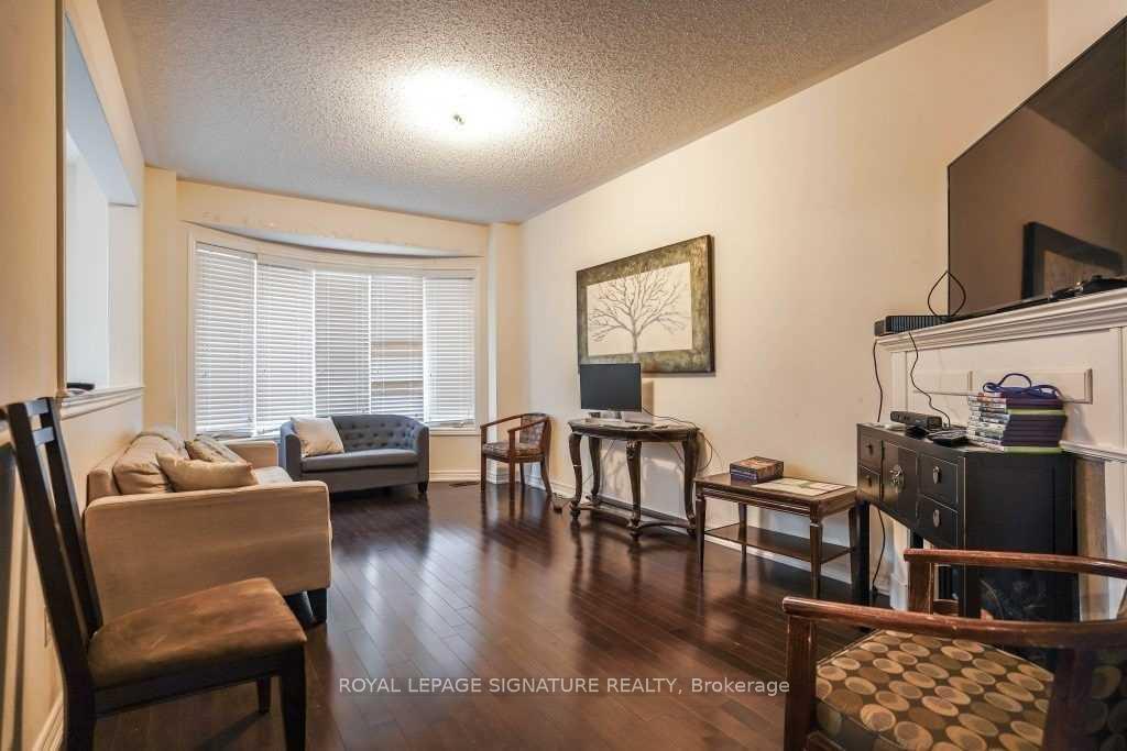 Photo 5 of 90 Christian Ritter Drive, Markham, Berczy — HOMEH