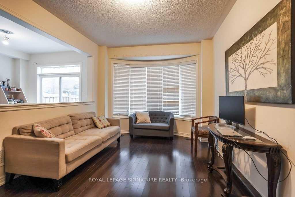 Photo 6 of 90 Christian Ritter Drive, Markham, Berczy — HOMEH