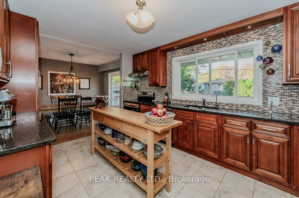 Photo 13 of 88 Springbank Crescent, Kitchener — HOMEH