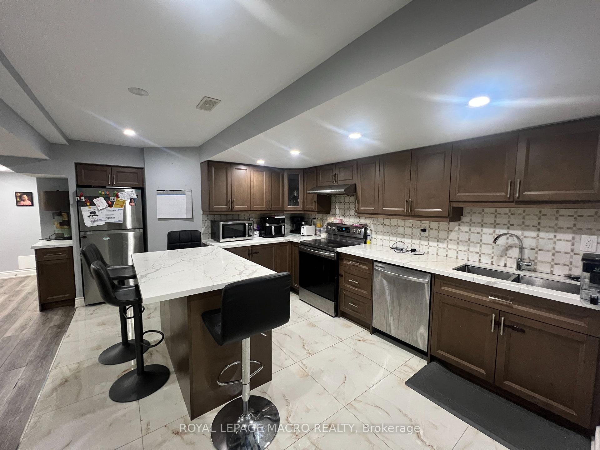 Photo 10 of Unit Lower, 31 Chaumont Drive, Hamilton, Stoney Creek Mountain — HOMEH
