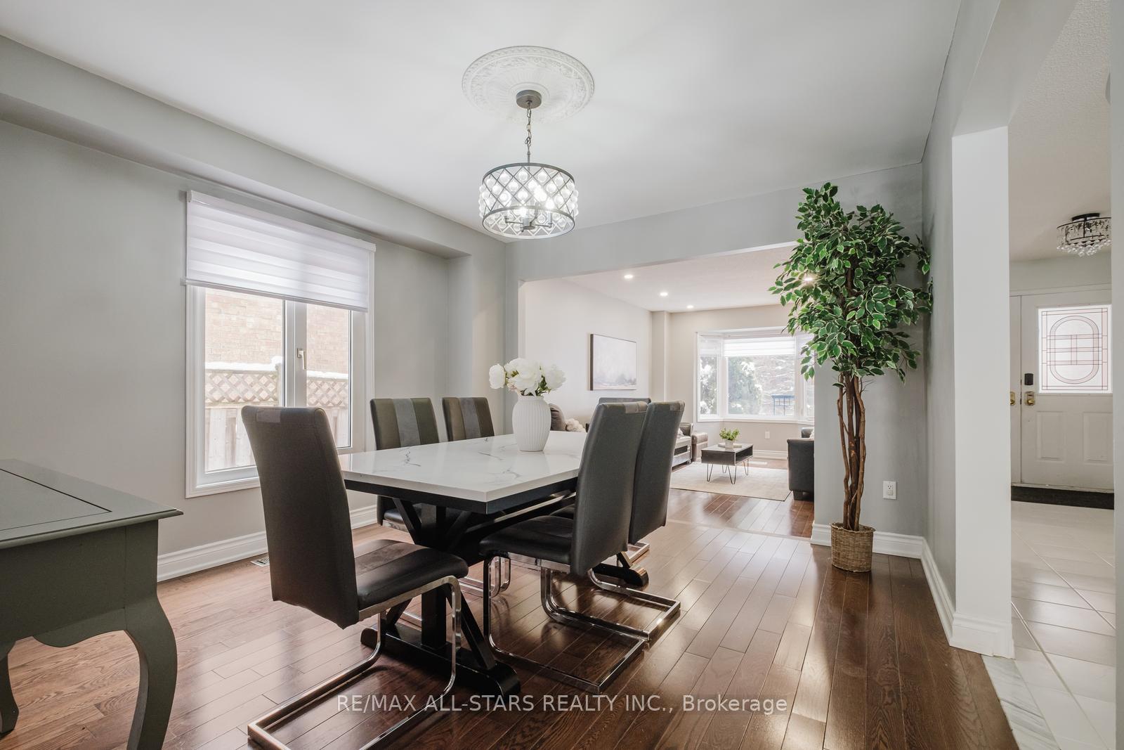 Photo 10 of 10 Heathmore Court, Markham, Unionville — HOMEH