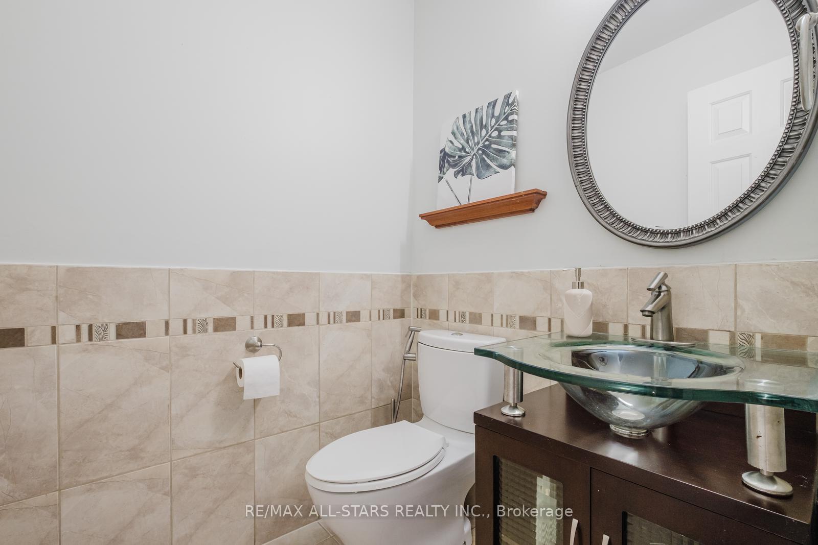 Photo 20 of 10 Heathmore Court, Markham, Unionville — HOMEH