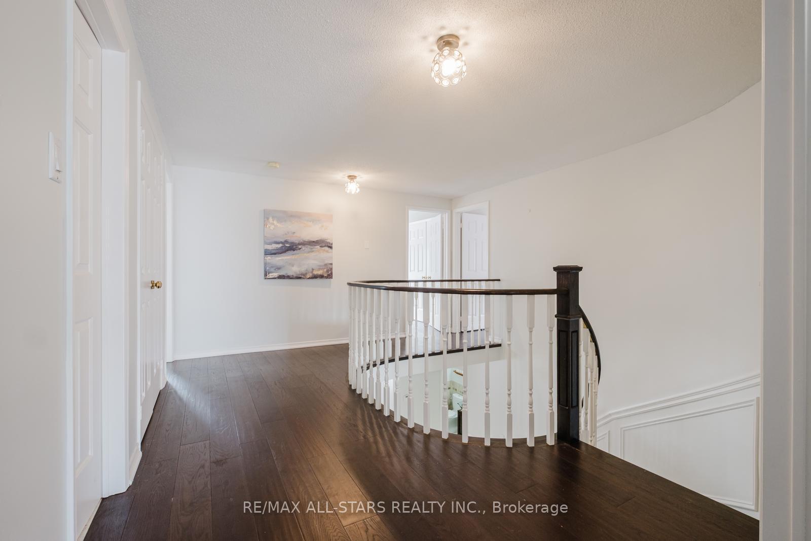 Photo 27 of 10 Heathmore Court, Markham, Unionville — HOMEH