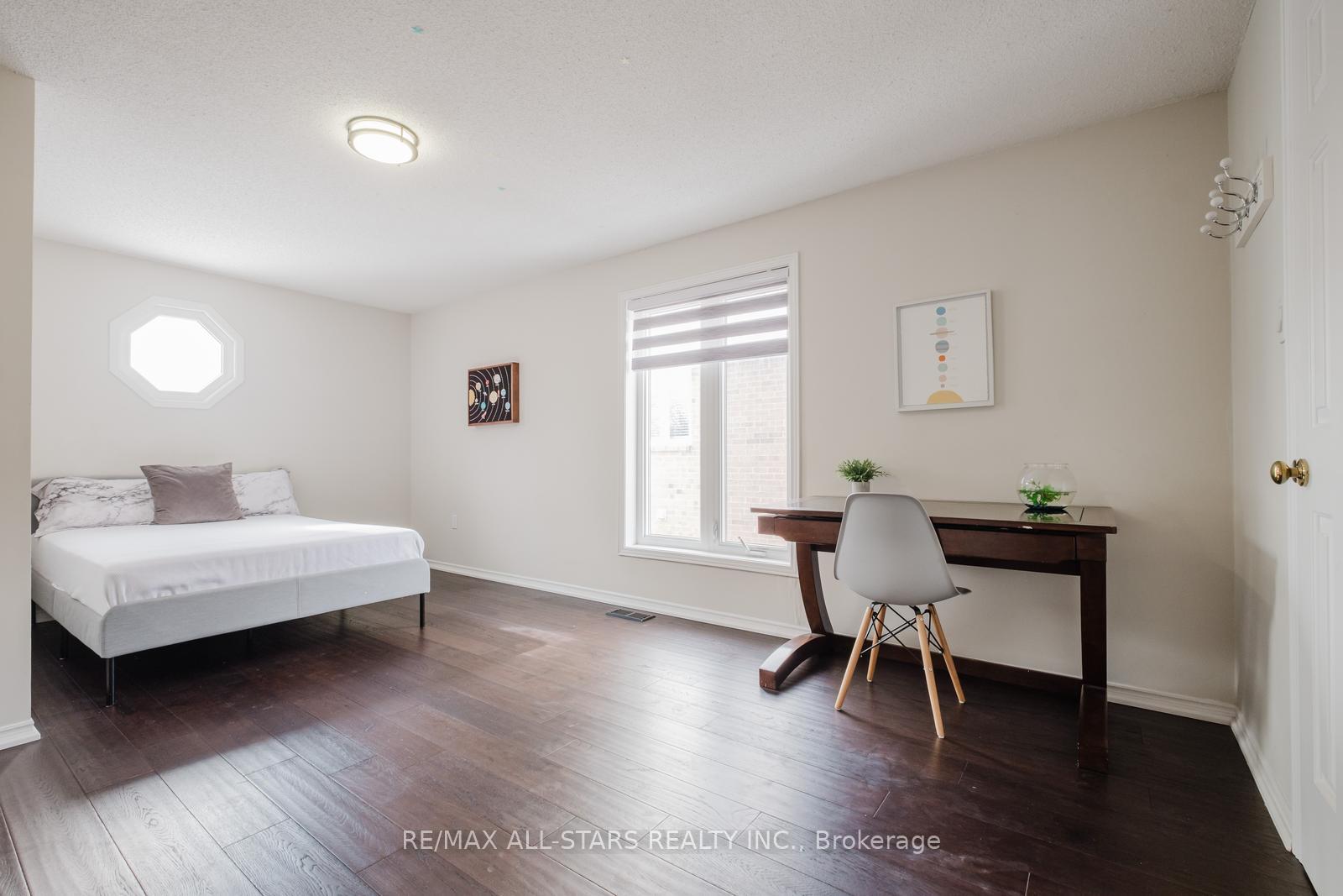 Photo 28 of 10 Heathmore Court, Markham, Unionville — HOMEH