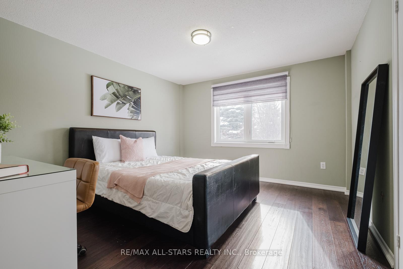 Photo 30 of 10 Heathmore Court, Markham, Unionville — HOMEH