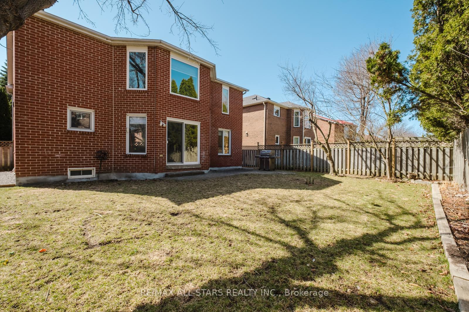 Photo 49 of 10 Heathmore Court, Markham, Unionville — HOMEH