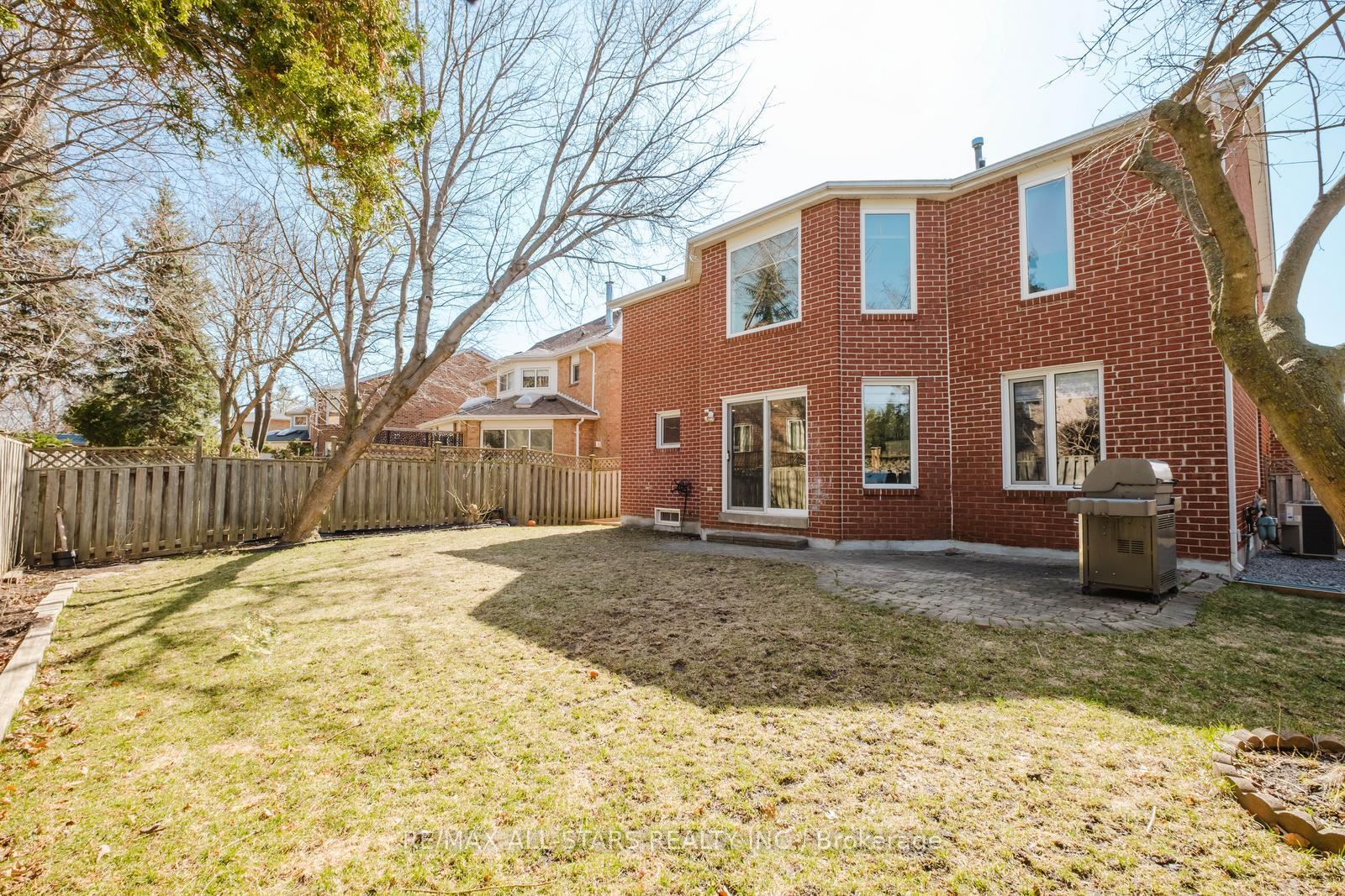 Photo 50 of 10 Heathmore Court, Markham, Unionville — HOMEH
