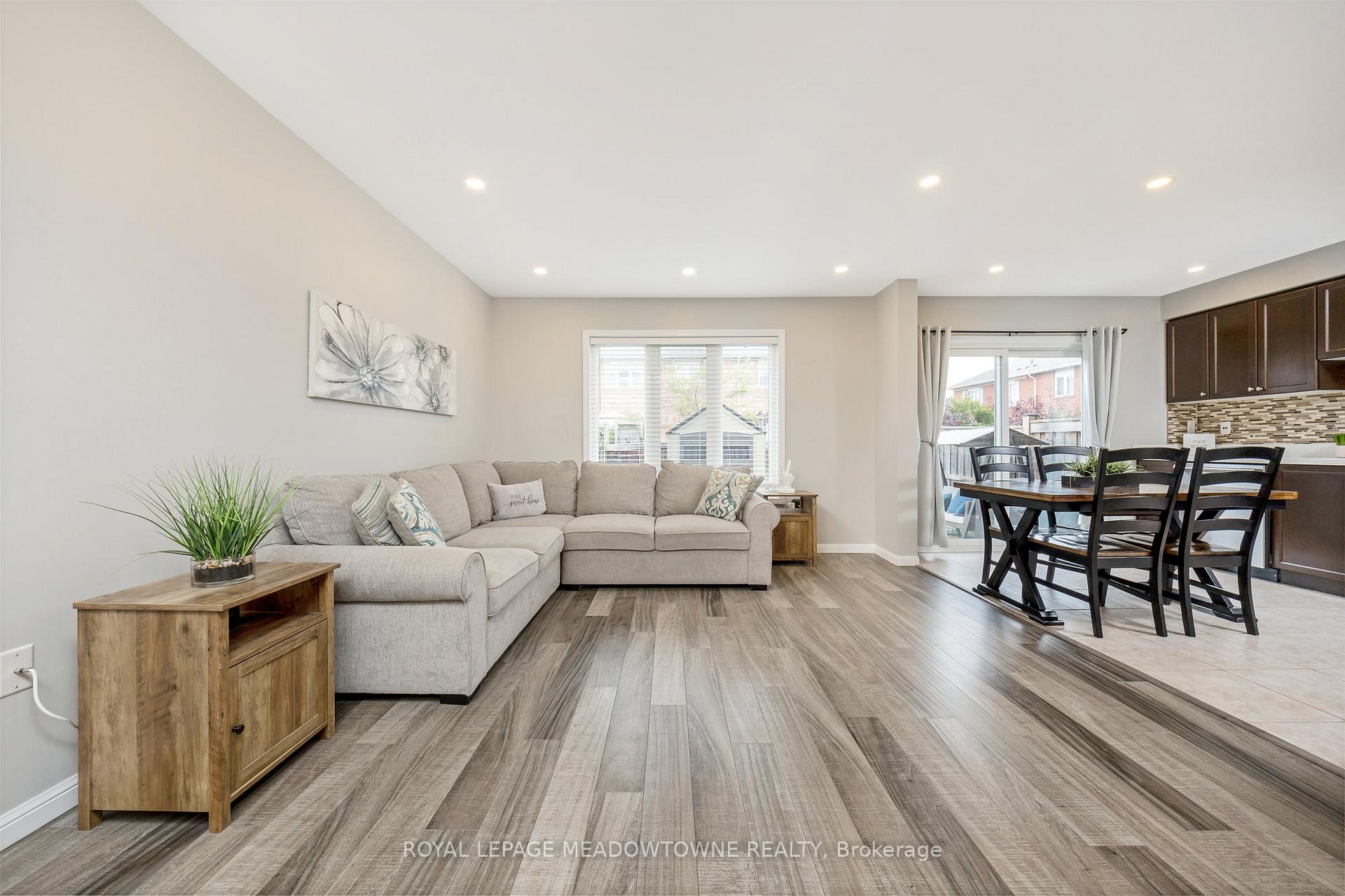 Photo 4 of 606 Cargill Path, Milton, Coates — HOMEH