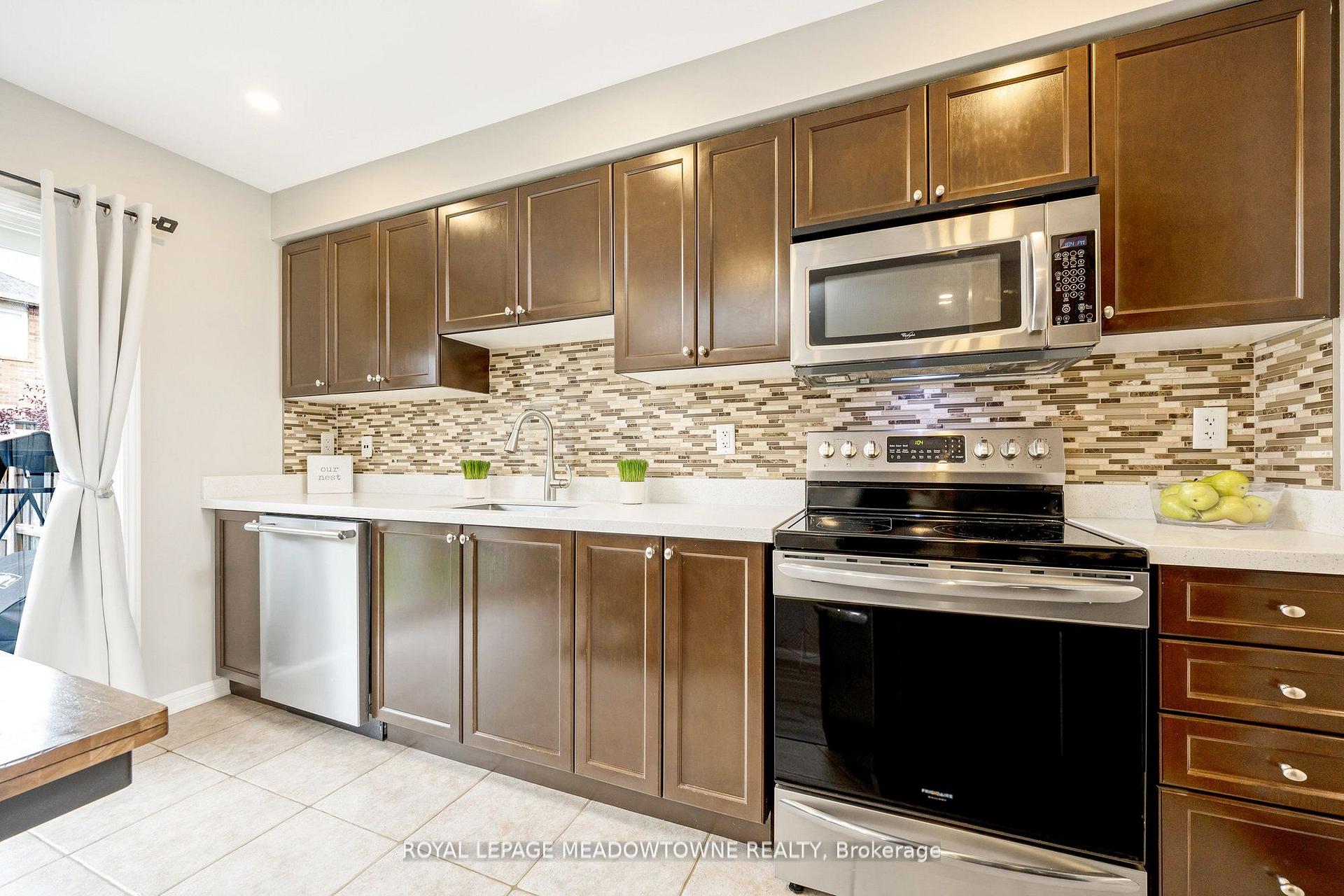 Photo 9 of 606 Cargill Path, Milton, Coates — HOMEH