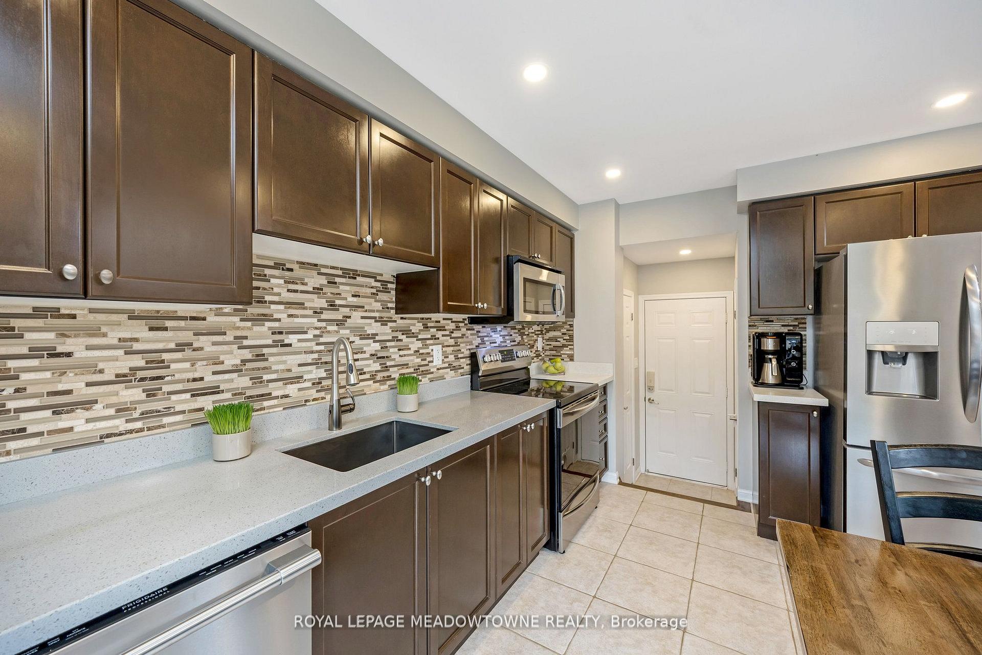 Photo 11 of 606 Cargill Path, Milton, Coates — HOMEH