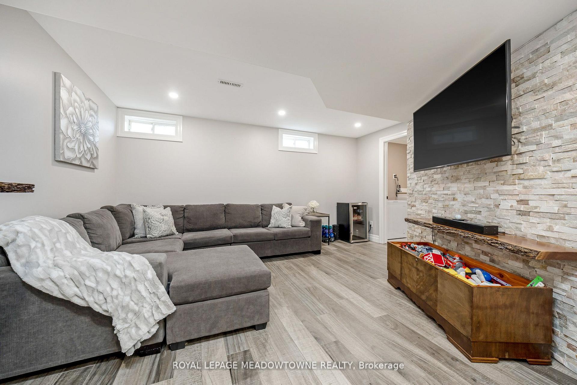 Photo 23 of 606 Cargill Path, Milton, Coates — HOMEH