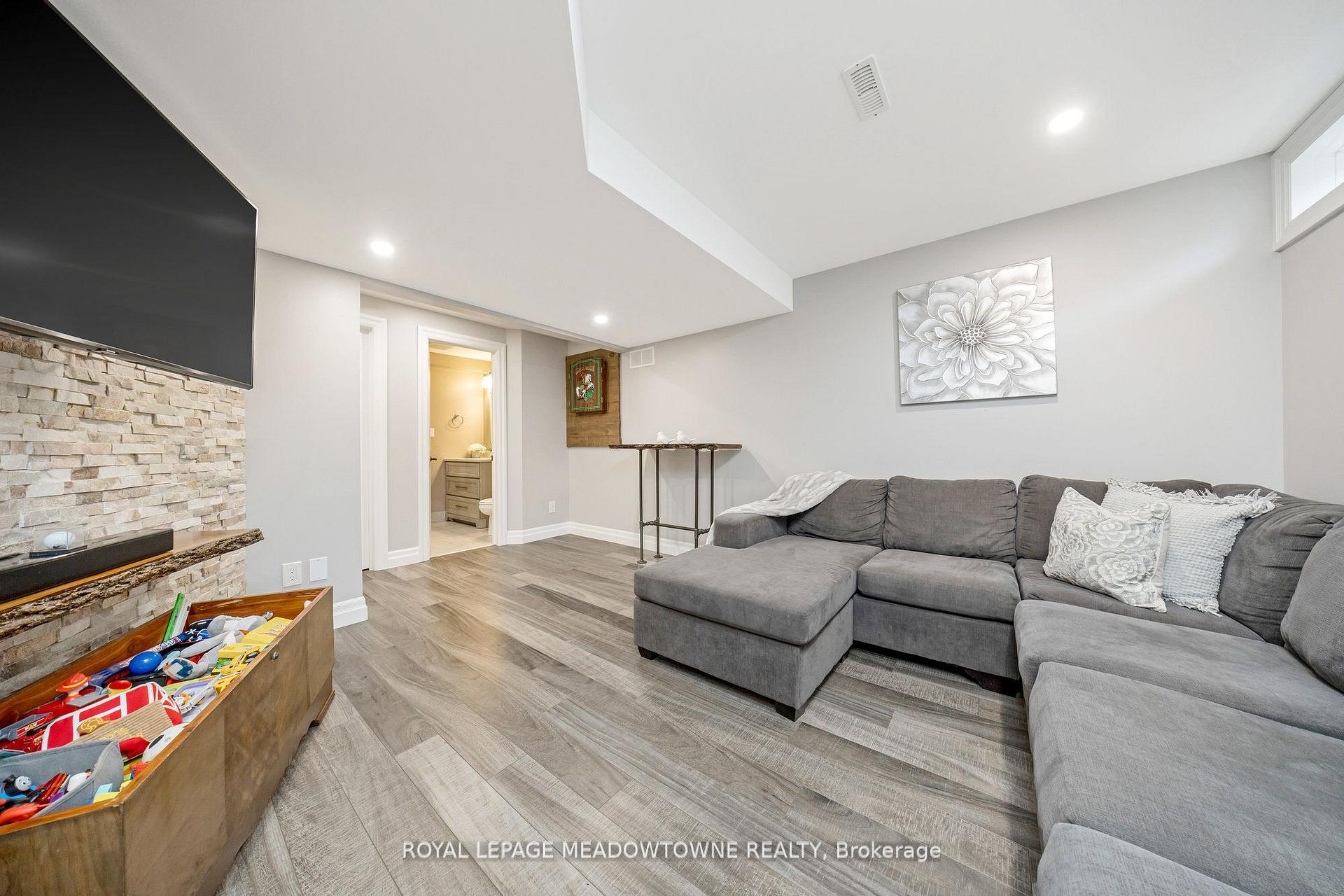 Photo 24 of 606 Cargill Path, Milton, Coates — HOMEH