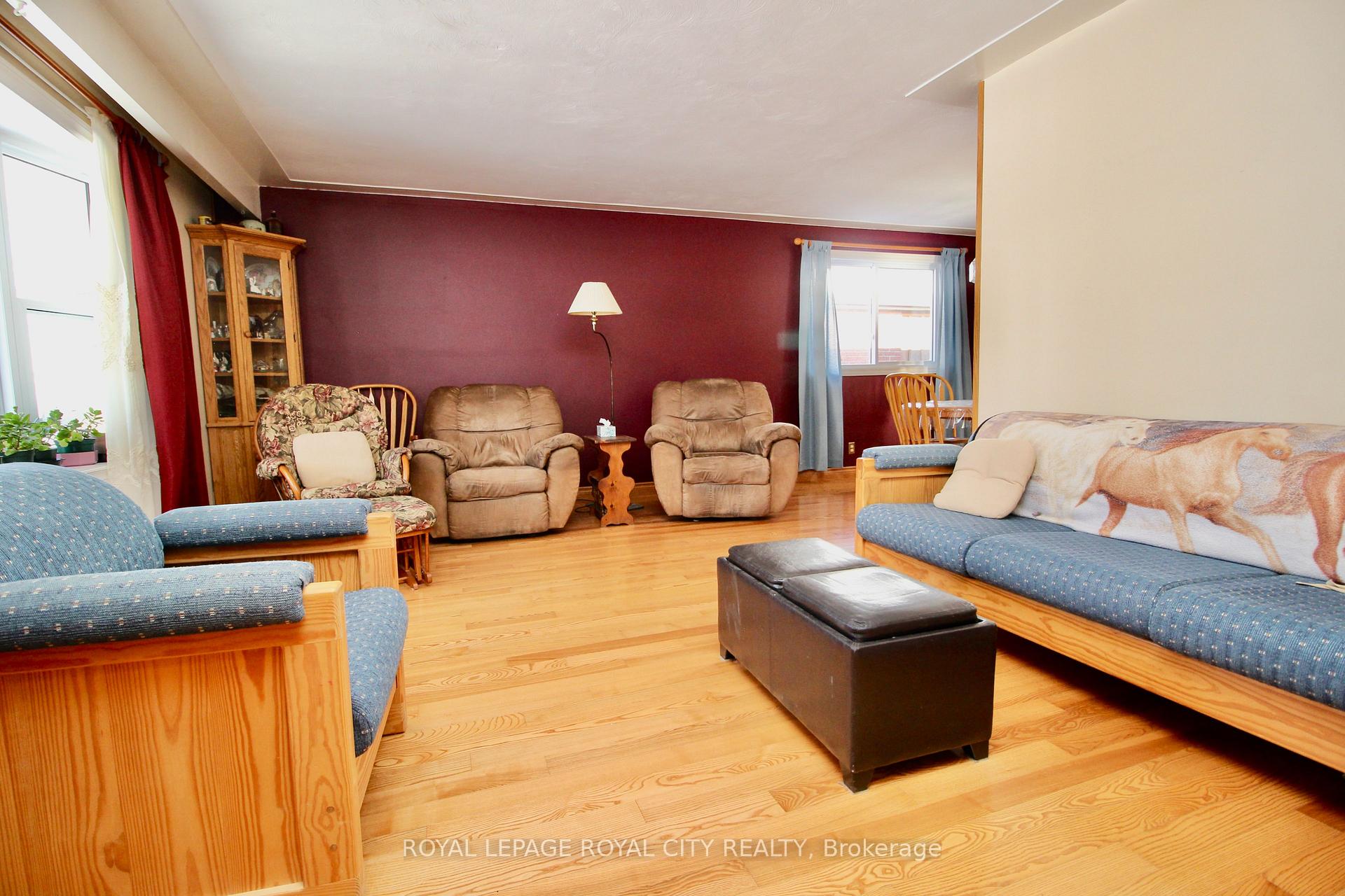 Photo 8 of 40 Kelly Drive, Kitchener — HOMEH